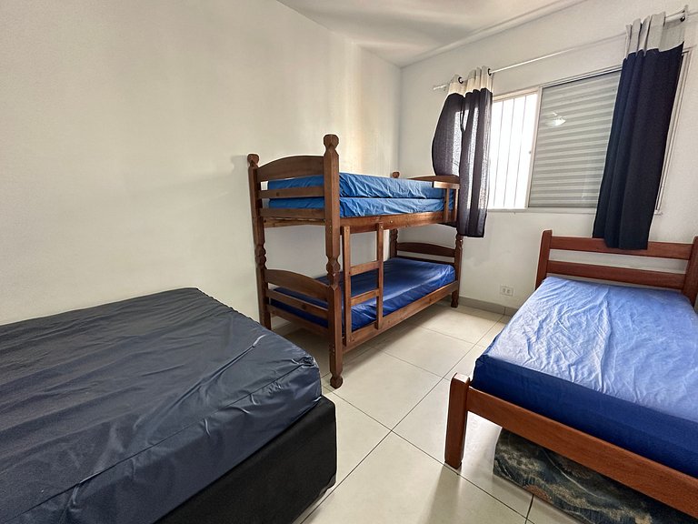 Pé na areia em Nova Mirim com Wi-Fi e conforto!