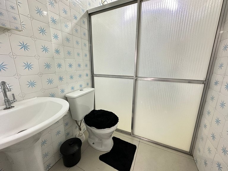Pé na areia em Nova Mirim com Wi-Fi e conforto!