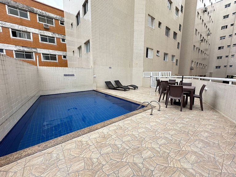 Apto c/ vista mar e piscina no prédio perto do mar