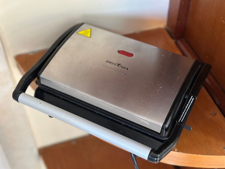 Apto no Boqueirão, 5 min da praia + Wi-Fi!