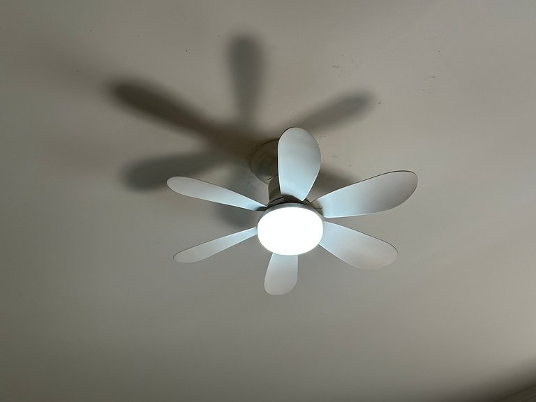 Apto no Boqueirão, 5 min da praia + Wi-Fi!