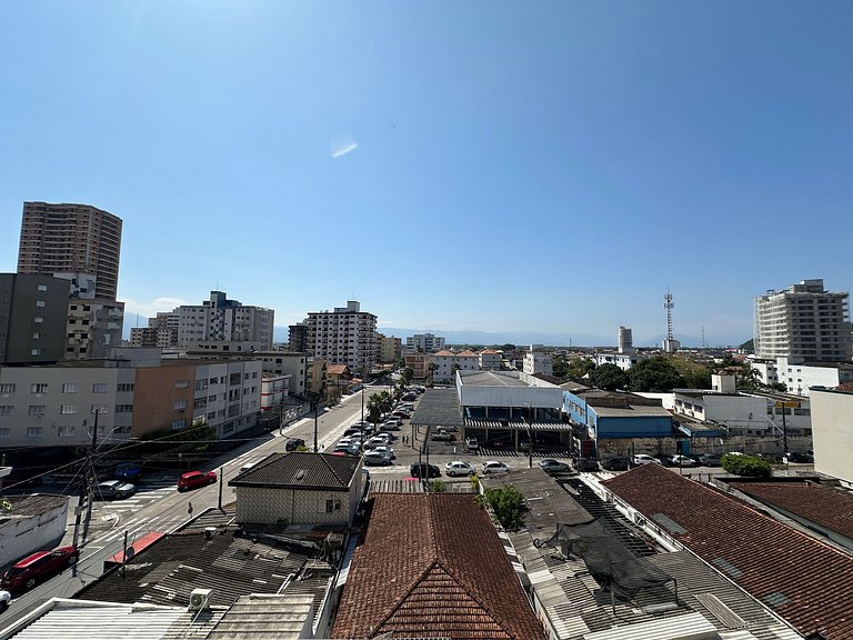 Apto no Boqueirão, 5 min da praia + Wi-Fi!