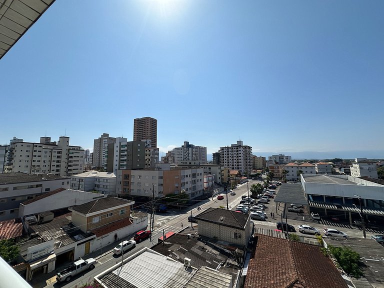 Apto no Boqueirão, 5 min da praia + Wi-Fi!