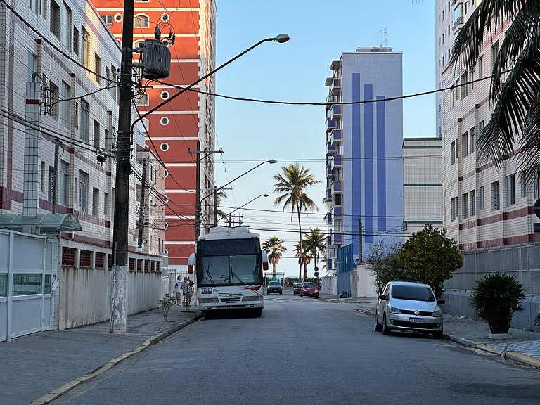 Tupi: praia a 2 min e muito conforto!
