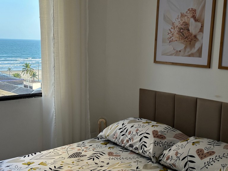 Tupi: praia a 2 min e muito conforto!