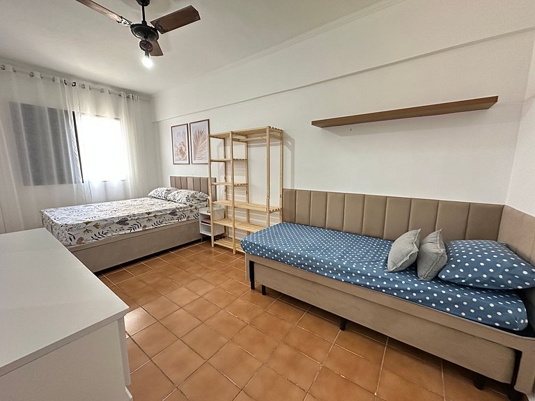 Tupi: praia a 2 min e muito conforto!
