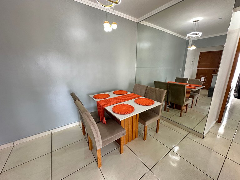 A 300m da praia, varanda gourmet e muito conforto!