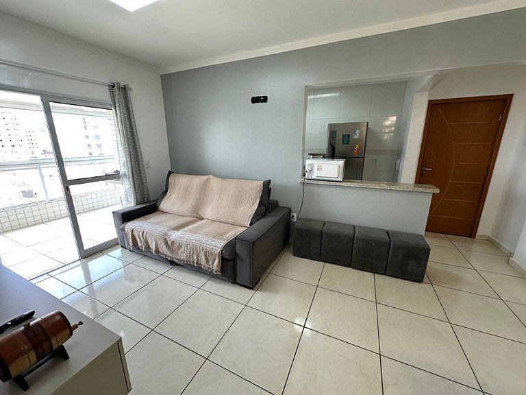 A 300m da praia, varanda gourmet e muito conforto!