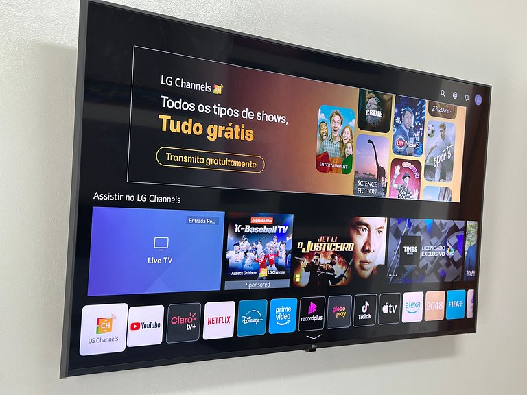 A 300m da praia, varanda gourmet e muito conforto!