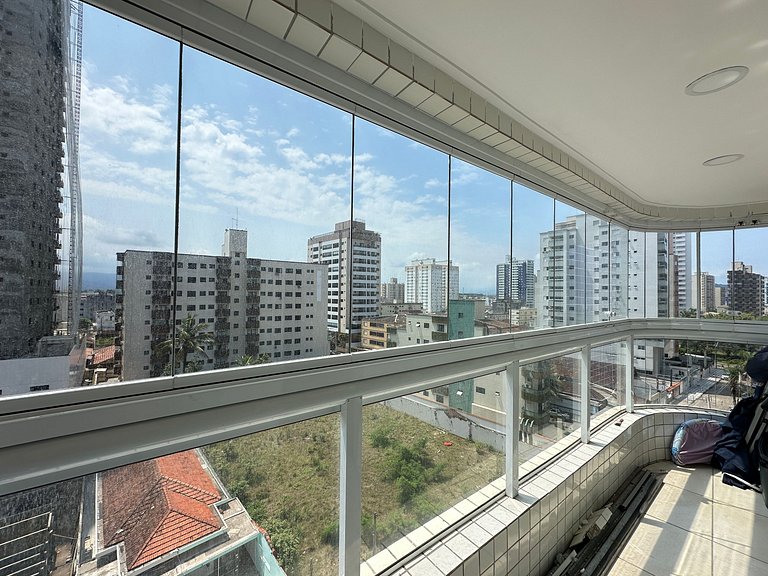 A 300m da praia, varanda gourmet e muito conforto!