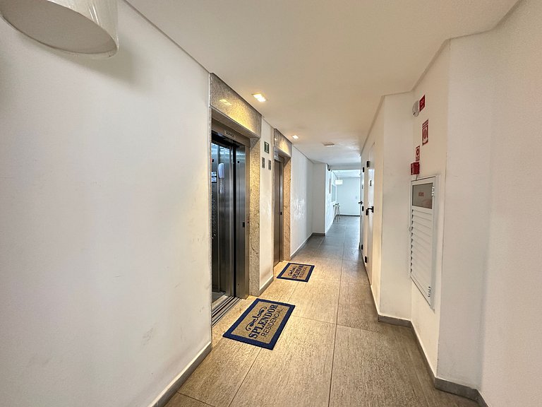 A 300m da praia, varanda gourmet e muito conforto!