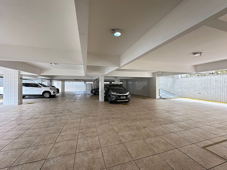 A 300m da praia, varanda gourmet e muito conforto!