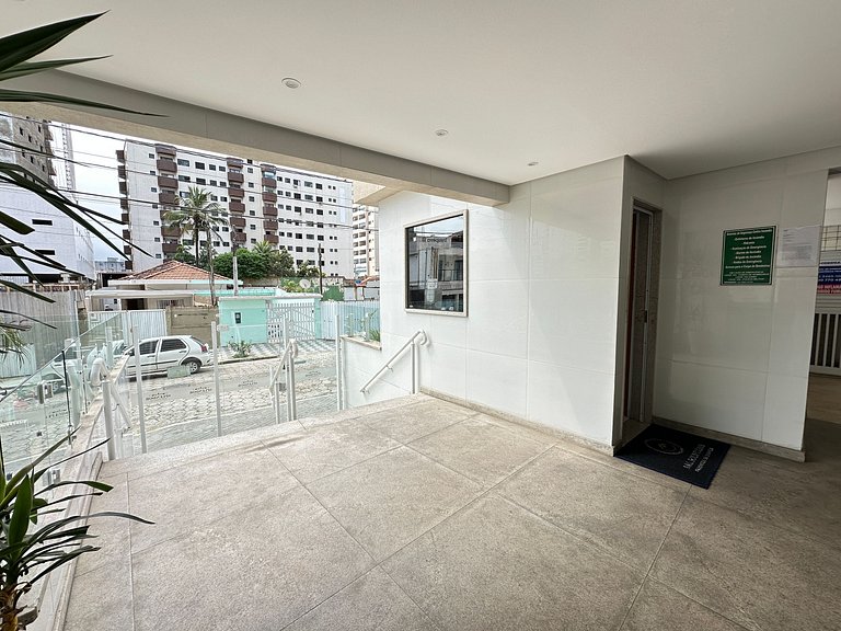 A 300m da praia, varanda gourmet e muito conforto!