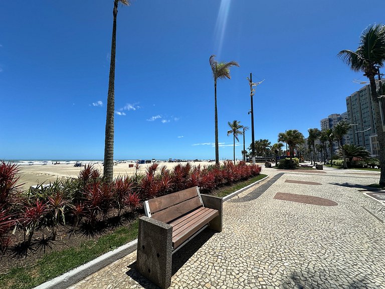 Próximo a Feirinha da Guilhermina e Frente Mar