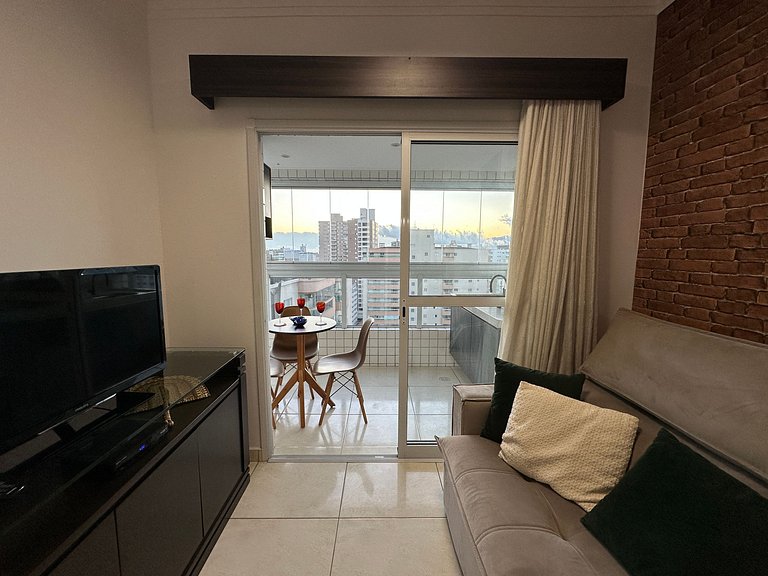 A 300m da praia, varanda gourmet vista incrível!