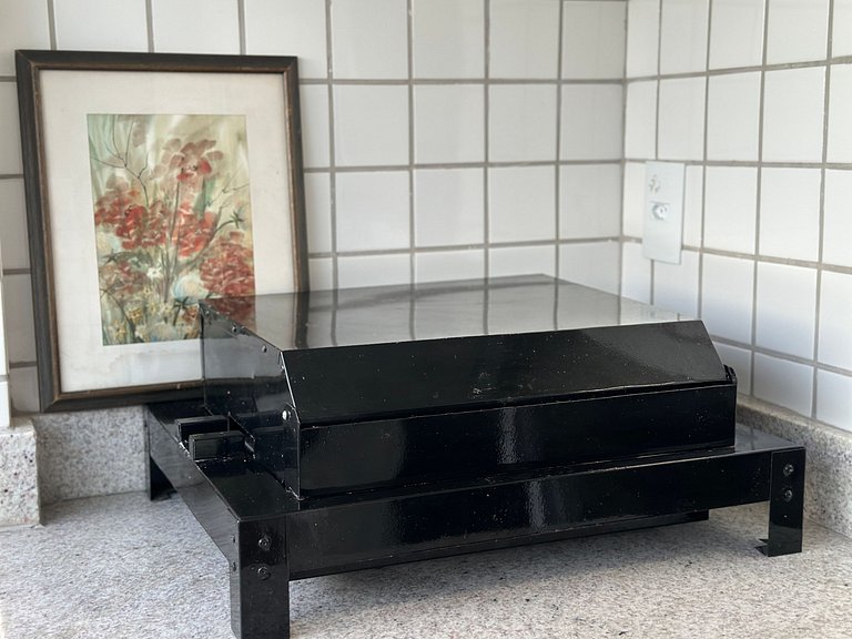 A 300m da praia, varanda gourmet vista incrível!