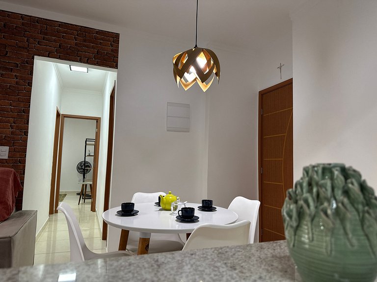 A 300m da praia, varanda gourmet vista incrível!