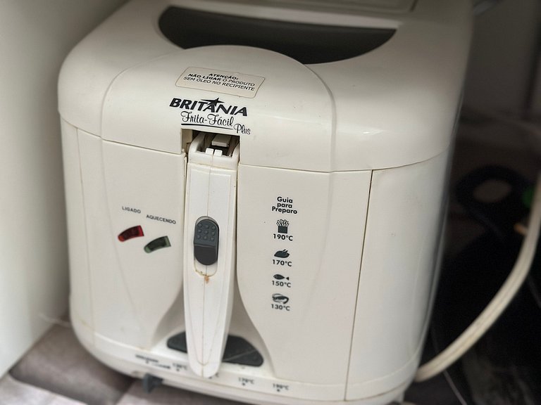 A 300m da praia, varanda gourmet vista incrível!