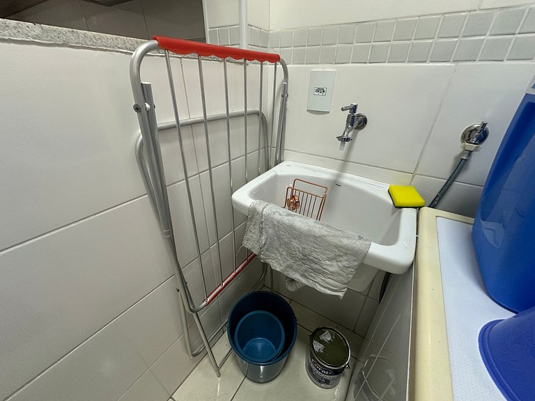 A 300m da praia, varanda gourmet vista incrível!