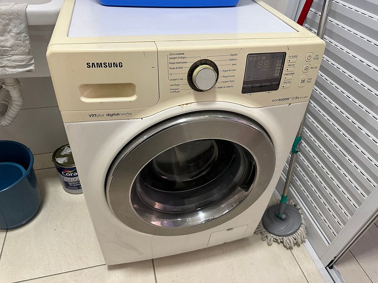 A 300m da praia, varanda gourmet vista incrível!