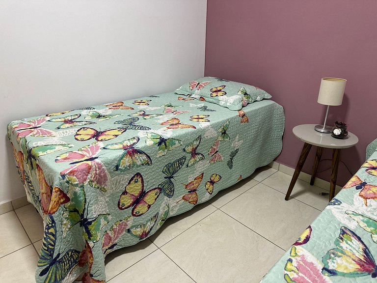 A 300m da praia, varanda gourmet vista incrível!