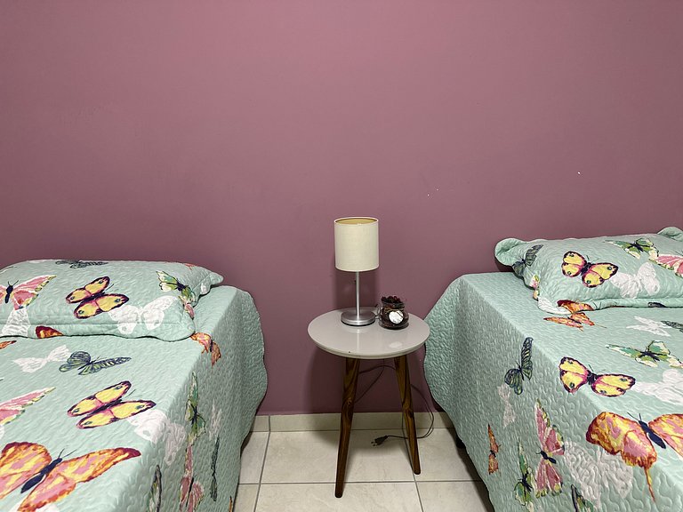 A 300m da praia, varanda gourmet vista incrível!