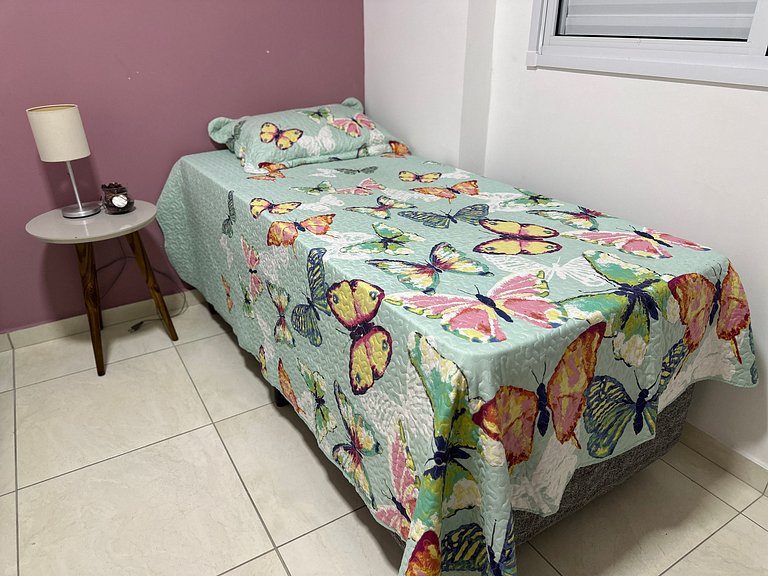 A 300m da praia, varanda gourmet vista incrível!