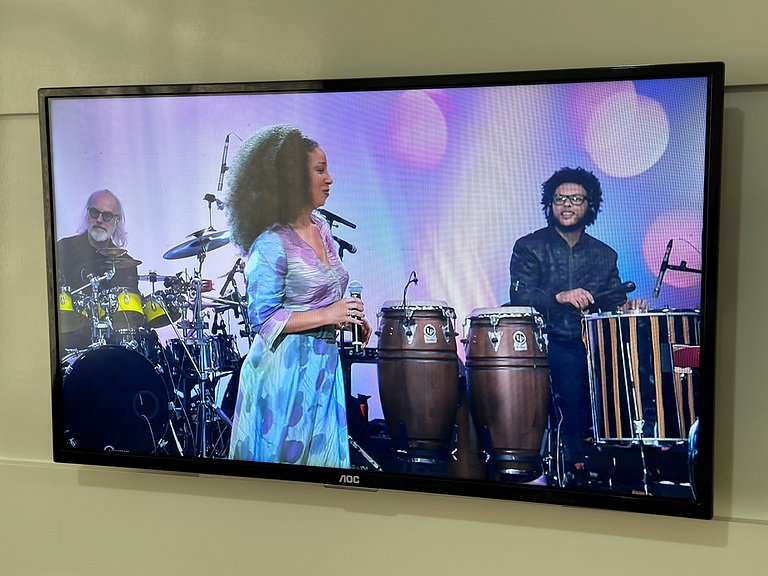 Apto completo, Wi-Fi e 1 vaga - 80m da Praia