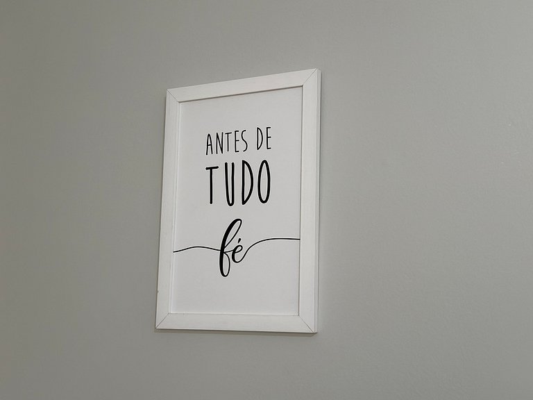 Apto completo, Wi-Fi e 1 vaga - 80m da Praia