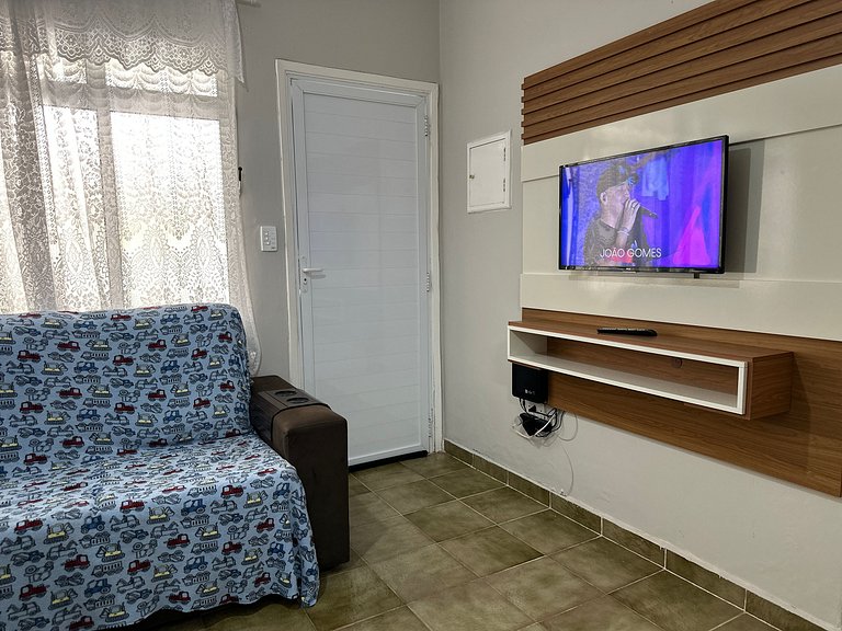 Apto completo, Wi-Fi e 1 vaga - 80m da Praia