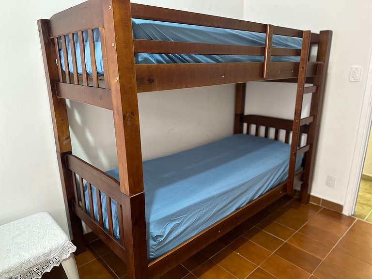 Apto completo, Wi-Fi e 1 vaga - 80m da Praia