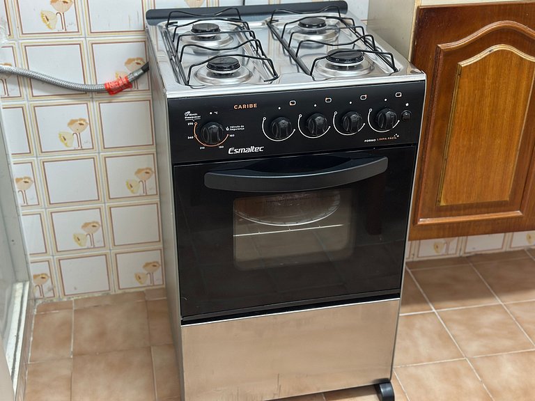 Apto completo, Wi-Fi e 1 vaga - 80m da Praia