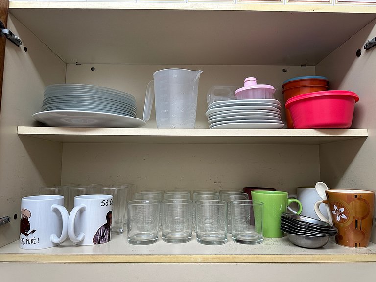 Apto completo, Wi-Fi e 1 vaga - 80m da Praia