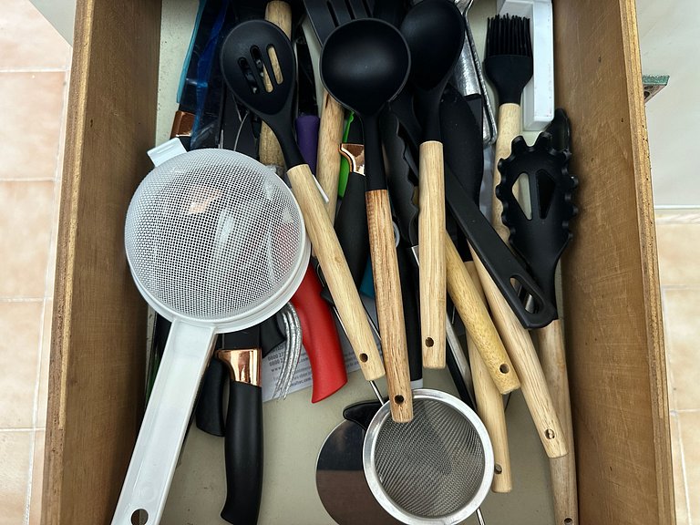 Apto completo, Wi-Fi e 1 vaga - 80m da Praia