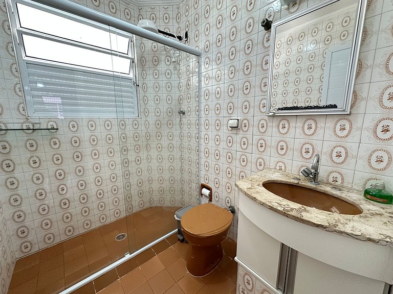 Apto completo, Wi-Fi e 1 vaga - 80m da Praia