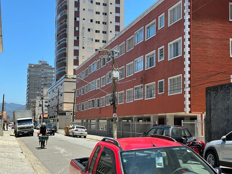 Apto completo, Wi-Fi e 1 vaga - 80m da Praia
