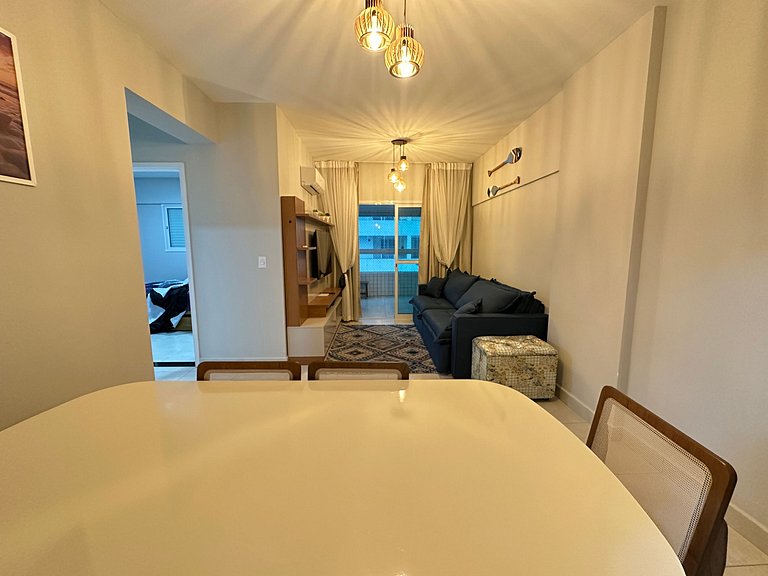 Conforto c/ Vista Mar: Apto com Ar e Garagem