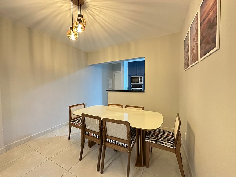 Conforto c/ Vista Mar: Apto com Ar e Garagem