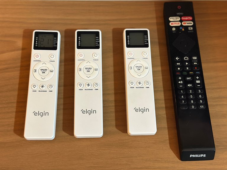 Conforto c/ Vista Mar: Apto com Ar e Garagem