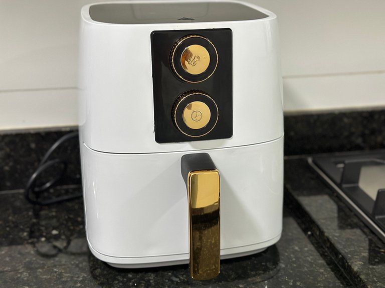 Conforto c/ Vista Mar: Apto com Ar e Garagem