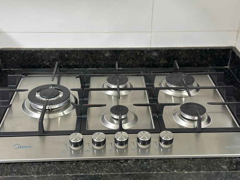 Espaçoso + Suíte + Ar + Garagem - Aviação!