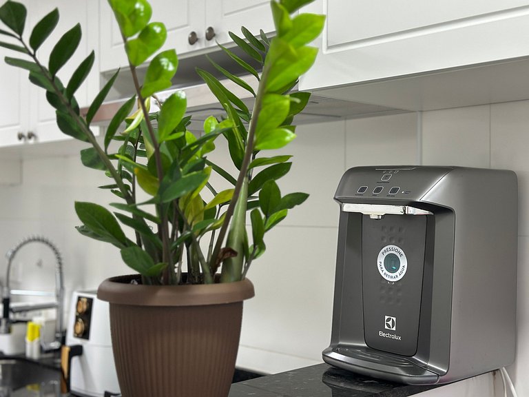 Conforto c/ Vista Mar: Apto com Ar e Garagem