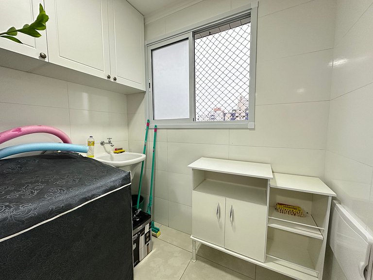 Conforto c/ Vista Mar: Apto com Ar e Garagem