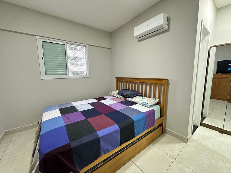 Conforto c/ Vista Mar: Apto com Ar e Garagem