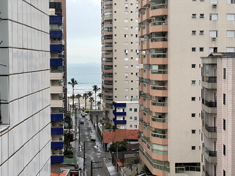 Conforto c/ Vista Mar: Apto com Ar e Garagem