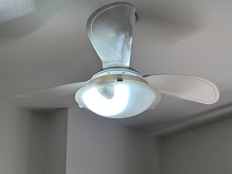 Apto no Canto do Forte Moderno c/ Wi-Fi e Elevador