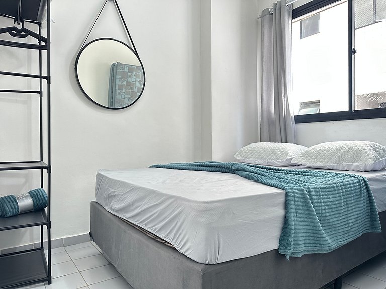 Apto no Canto do Forte Moderno c/ Wi-Fi e Elevador