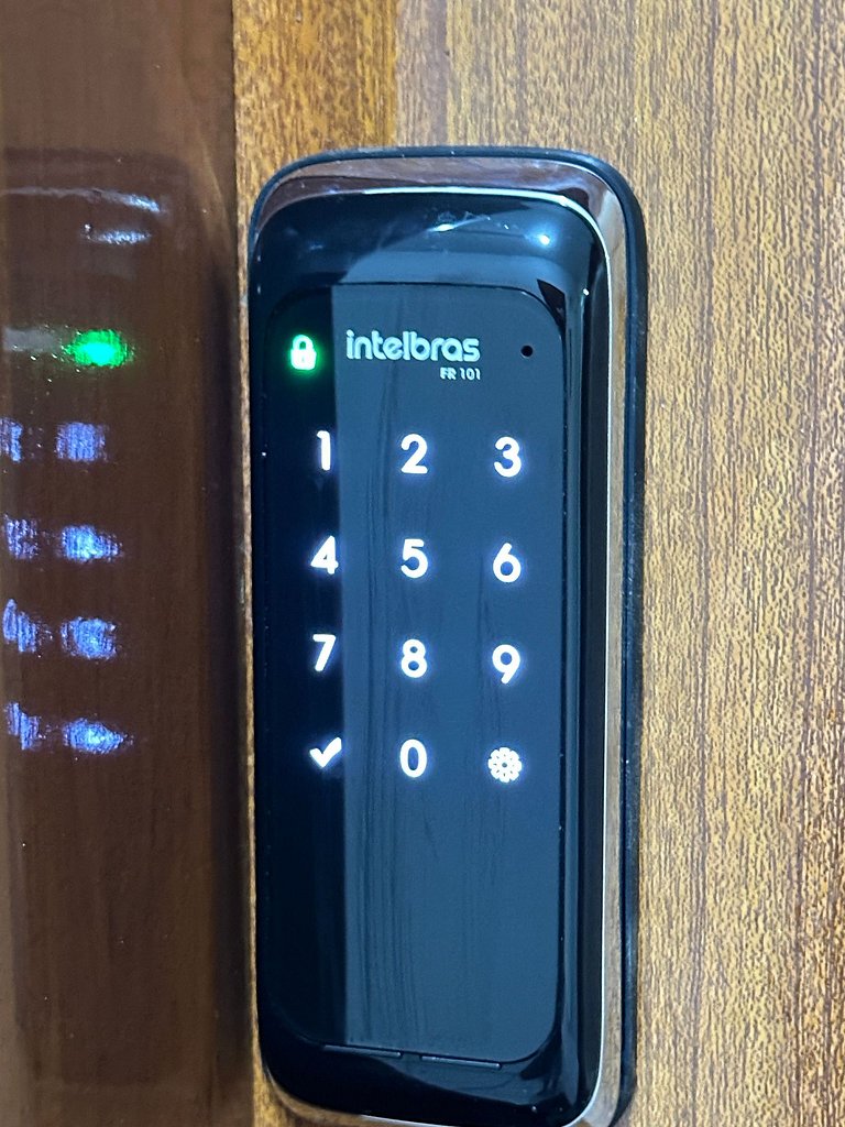 Apto no Canto do Forte Moderno c/ Wi-Fi e Elevador