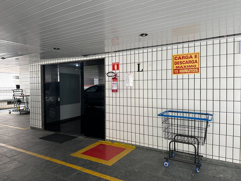 Apto no Canto do Forte Moderno c/ Wi-Fi e Elevador