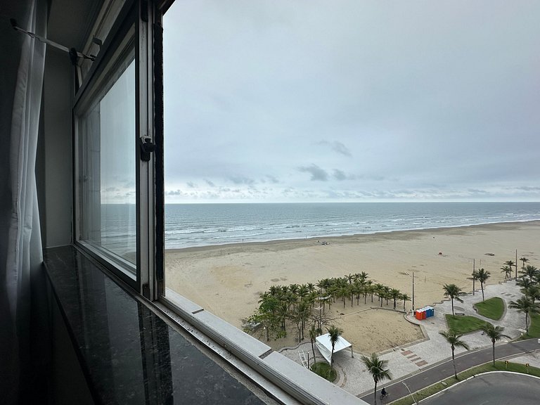 Apto Frente Mar Praia da Mirim com Vista e Wi-Fi